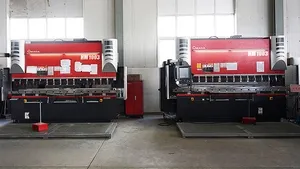 Máquina de plegado CNC