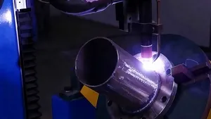 Taller de soldadura de intercambiadores de calor de carcasa y tubos - Soldadora TIG automática